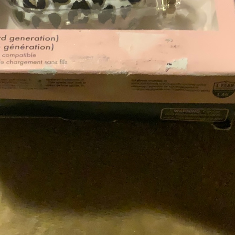 Kate Spade AirPods 3rd Generation Case New In Box - Picture 2 of 2